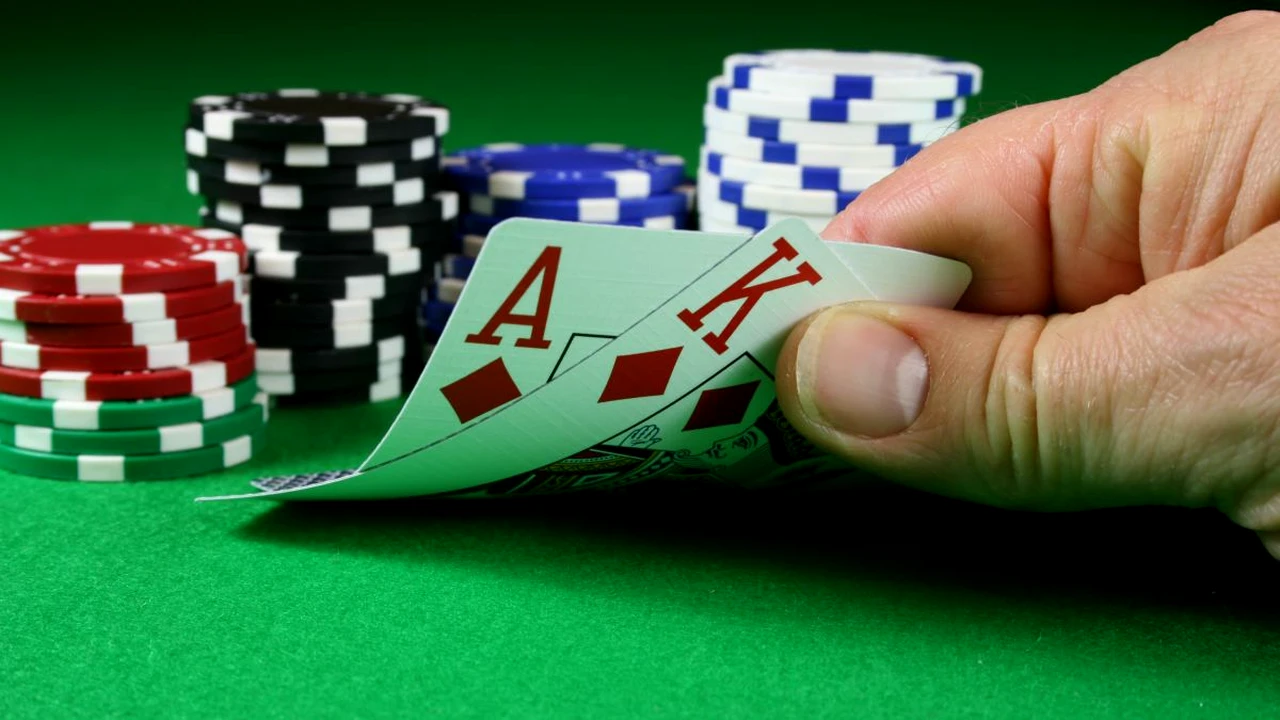 Gigi Becali, Giovanni, Mircea Sandu, Mitică Dragomir, Porumboiu sau „Pinalti”. Cine câștiga mai mult? Dezvăluiri de senzație: „Partidele de poker erau celebre”