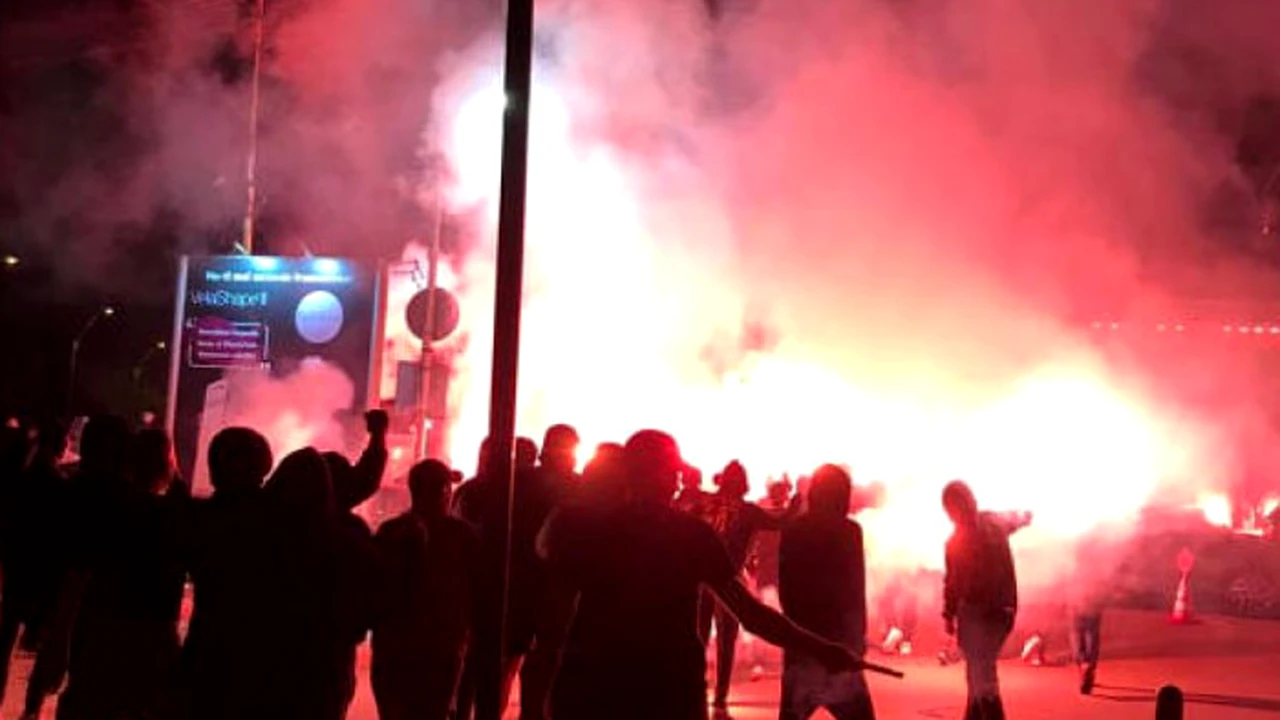 Război total la Dinamo după incidentul de la Rin. Suporterii, reacție în forță după bătaia primită de un fan