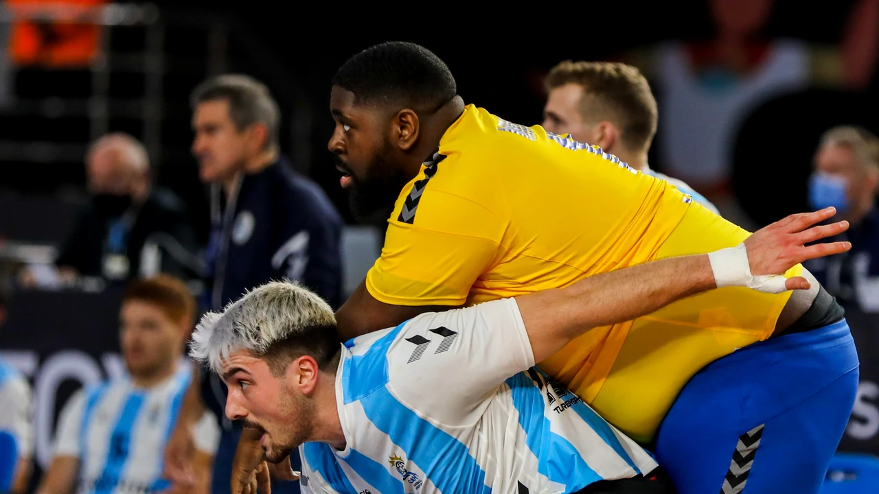Cine este cu adevărat congolezul de 110 kilograme, care face senzație la Mondialul de handbal. Gauthier Mvumbi e cunoscut în toată lumea