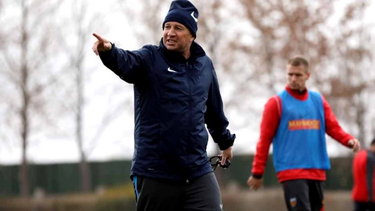 Denis Alibec ratează confruntarea cu Fenerbahce. Dan Petrescu a explicat cât va lipsi atacantul: „Din păcate, l-am sacrificat”