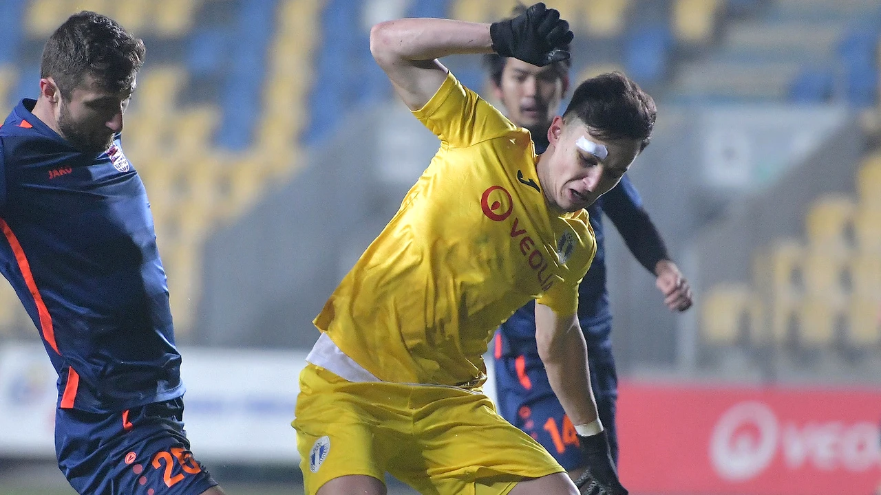 Şi-a încercat norocul la păcănele? Fotbalistul Petrolului prins în casa de pariuri, apărat de un martor. “Mi-a garantat!”