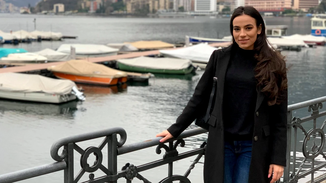 EXCLUSIV. Jucătoarea de fotbal din România, care trăiește în raiul miliardarilor din Europa: „George Clooney are o vilă în apropiere”