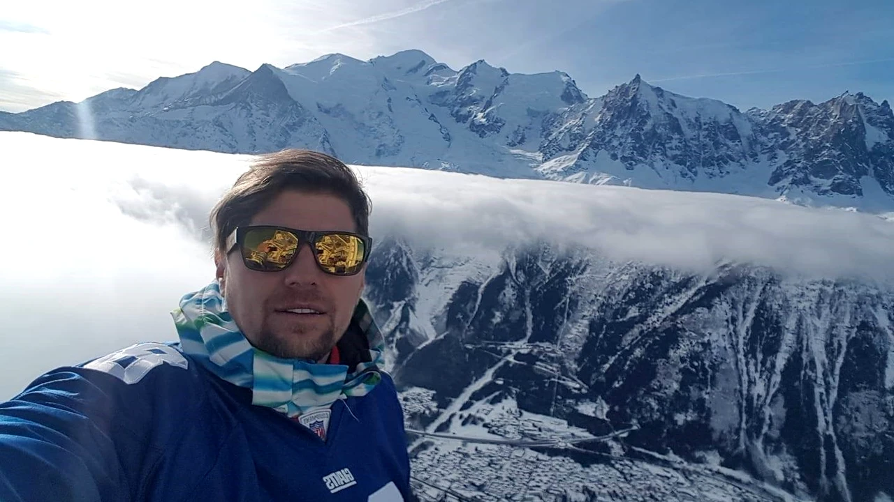 SUPER-INTERVIU. A fost coleg cu Mutu și Chivu, iar acum are un nou vis: să cucerească Everestul! Povestea impresionantă a fostului fotbalist care practică 7 sporturi extreme