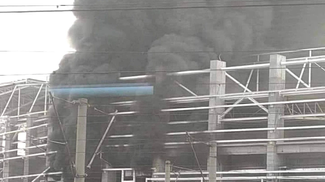 VIDEO EXCLUSIV. A ars Giuleștiul! De aici a pornit incendiul de la stadionul Rapid. Ce s-a întâmplat de fapt