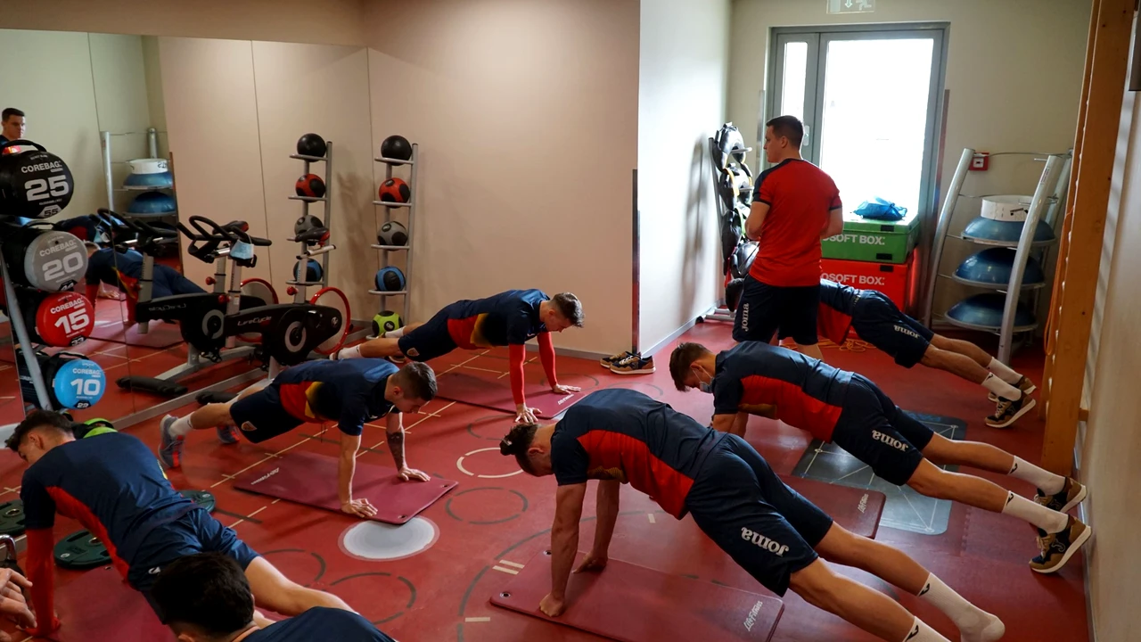 Băieții lui Mutu trag tare la antrenamente și în sala de forță, cu o zi înaintea debutului la Euro! VIDEO + FOTO
