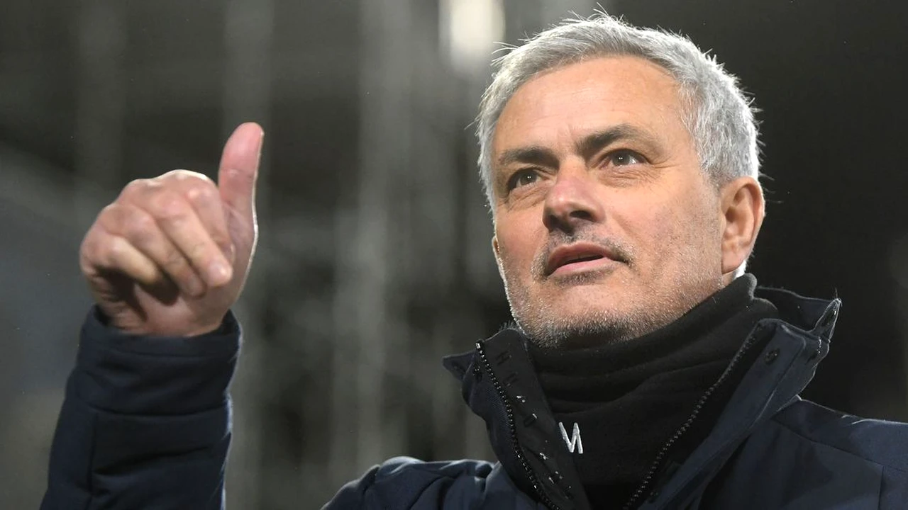 Jose Mourinho și-a arătat interesul pentru unul dintre jucătorii României. Pe cine a pus ochii antrenorul lui Tottenham
