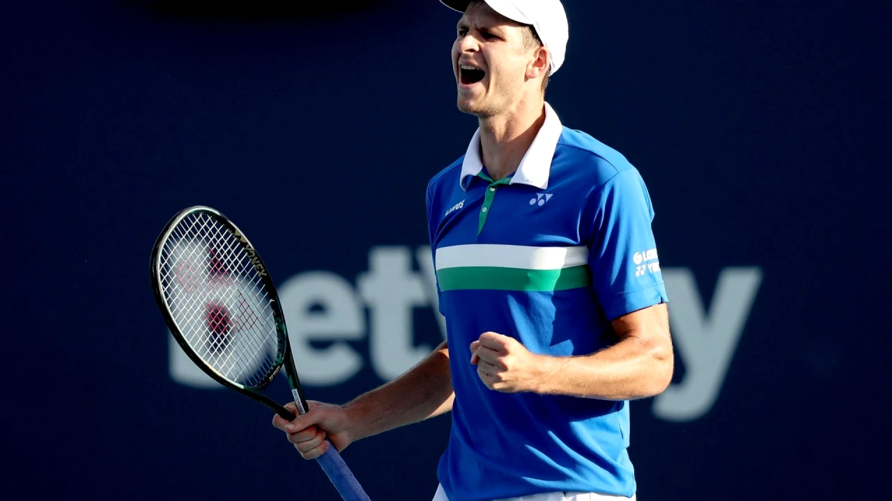 VIDEO: Umilința supremă pentru campionul de la Miami! Ce au putut să-i facă jurnaliștii la conferința de presă!