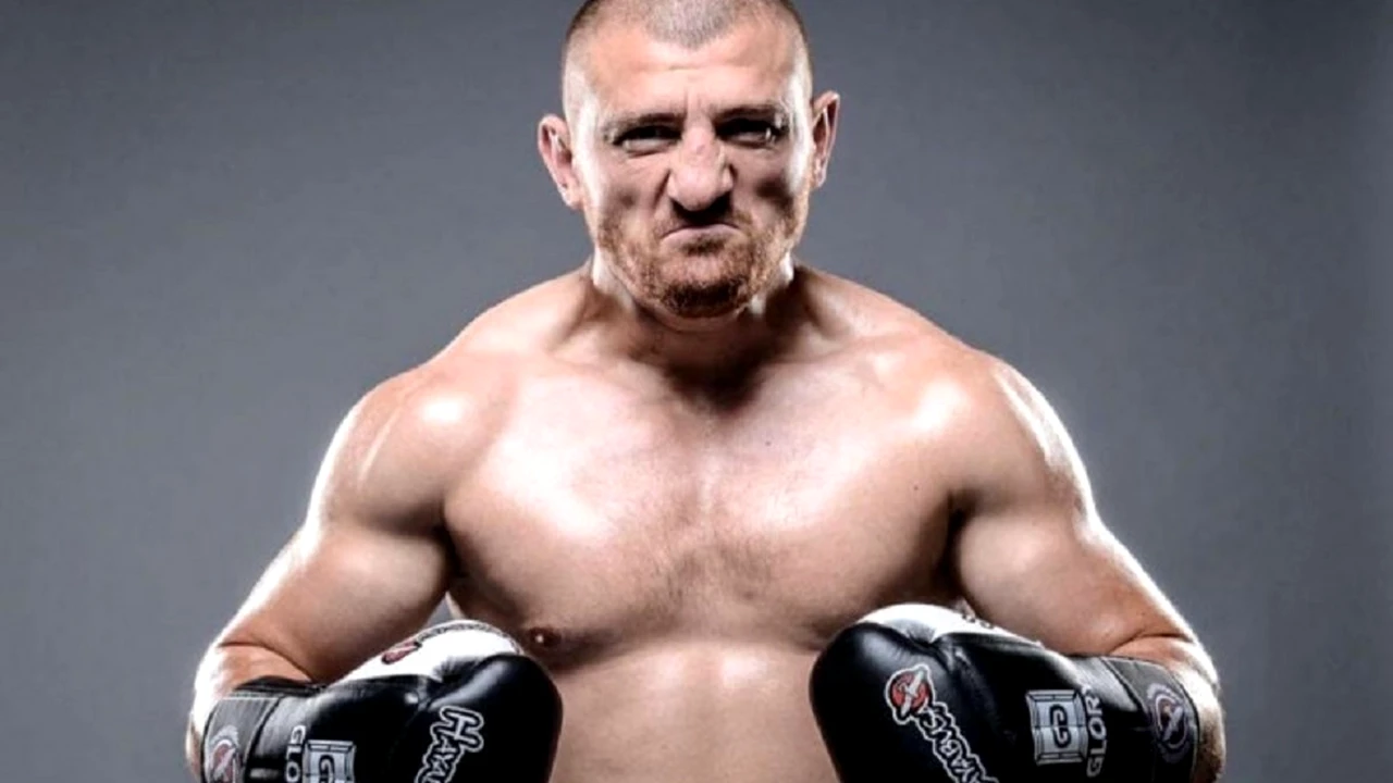 A dat casa de la Cătălin Moroșanu pe o mașină! Gest surpriză al ieșeanului care a călărit până la maternitate