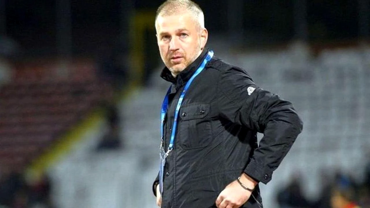 Ape tulburi în Gruia! Edi Iordănescu și-a anunțat jucătorii că va pleca din vară. “E mai simplu așa”