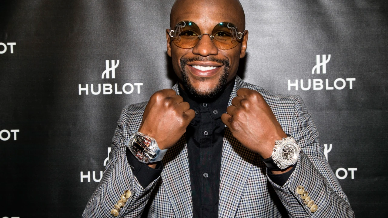 FOTO: Floyd Mayweather numără zilele până la lupta cu Jake Paul pe un ceas de 18 milioane de dolari! E unic în lume și arată fabulos
