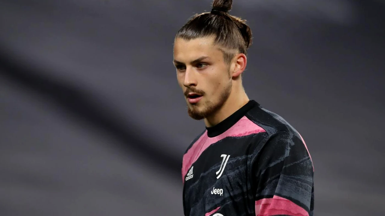 Stop pentru Radu Drăgușin la Juventus. Italienii au decis ce vor face cu tânărul fundaș din România