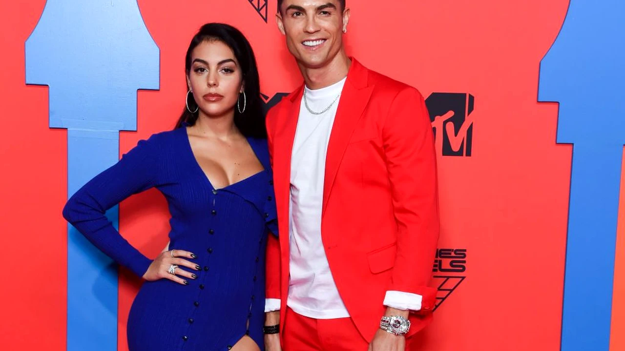 Luxul în stare pură, la bordul avionului privat al lui Cristiano Ronaldo! Starul lui Juventus și-a luat iubita și au „fugit” în lume