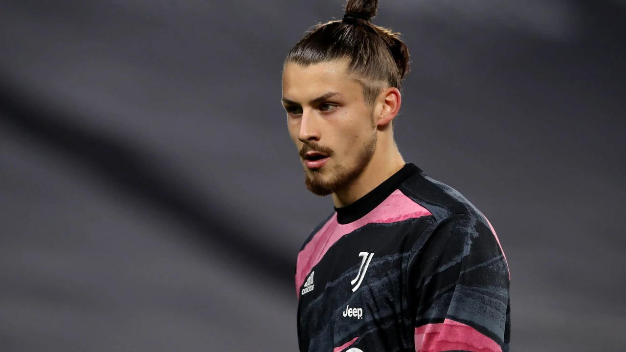 Curg ofertele pentru Radu Drăgușin, tânăra speranță a lui Juventus Torino! Un club important din Serie A îl vrea pe român