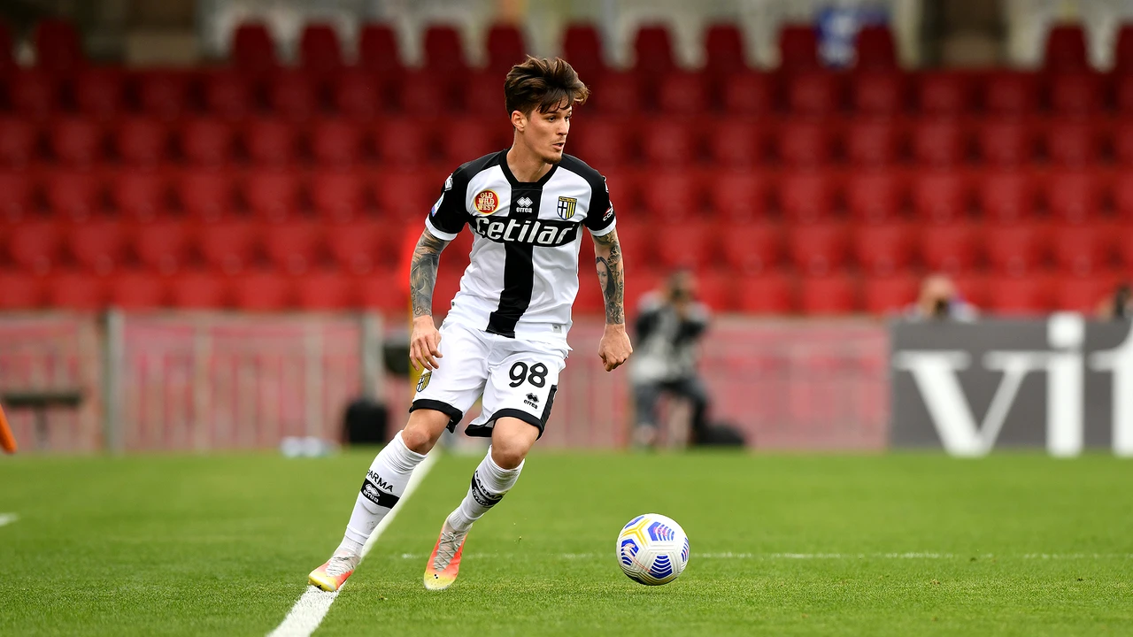 Dennis Man, dorit la o formație de Liga Campionilor! Ce răspuns au oferit conducătorii celor de la Parma