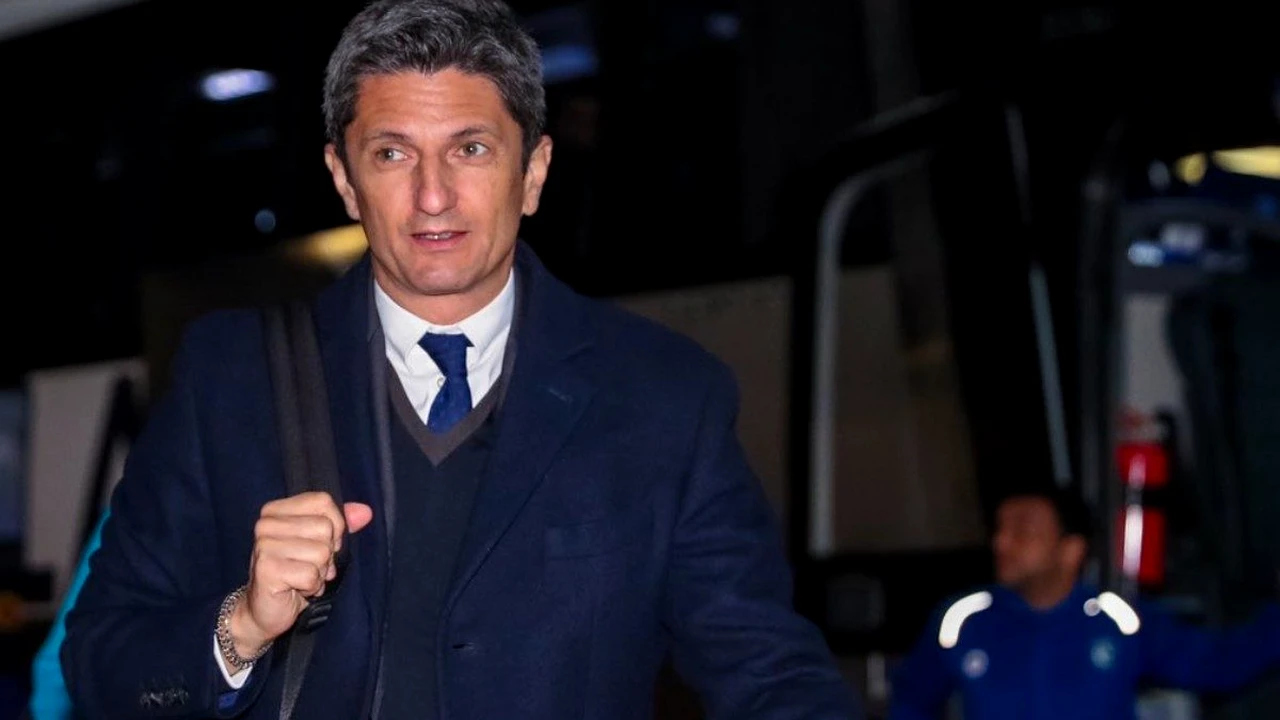 Ce mașină are Răzvan Lucescu. Noul antrenor al lui PAOK a etalat-o recent pe străzile din București