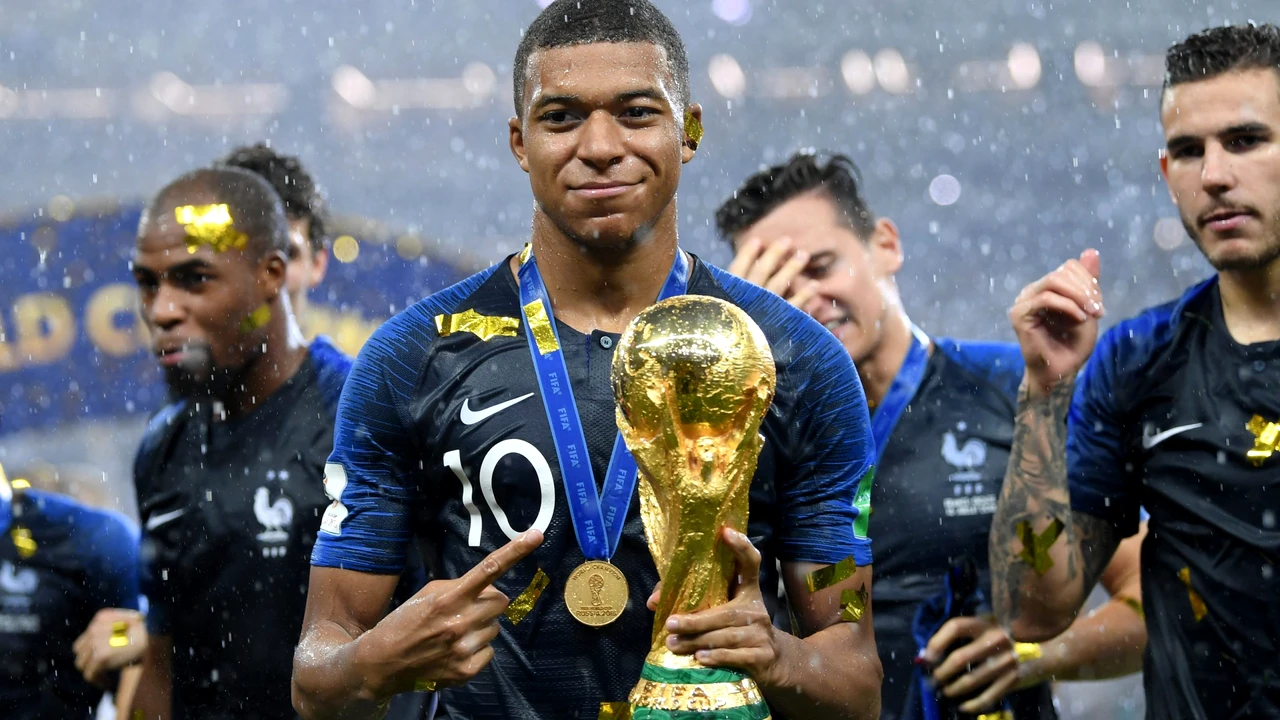 FOTO Kylian Mbappe primește o veste neașteptată după ce a trimis Franța acasă de la Euro 2020! Anunțul care surprinde milioane de fani