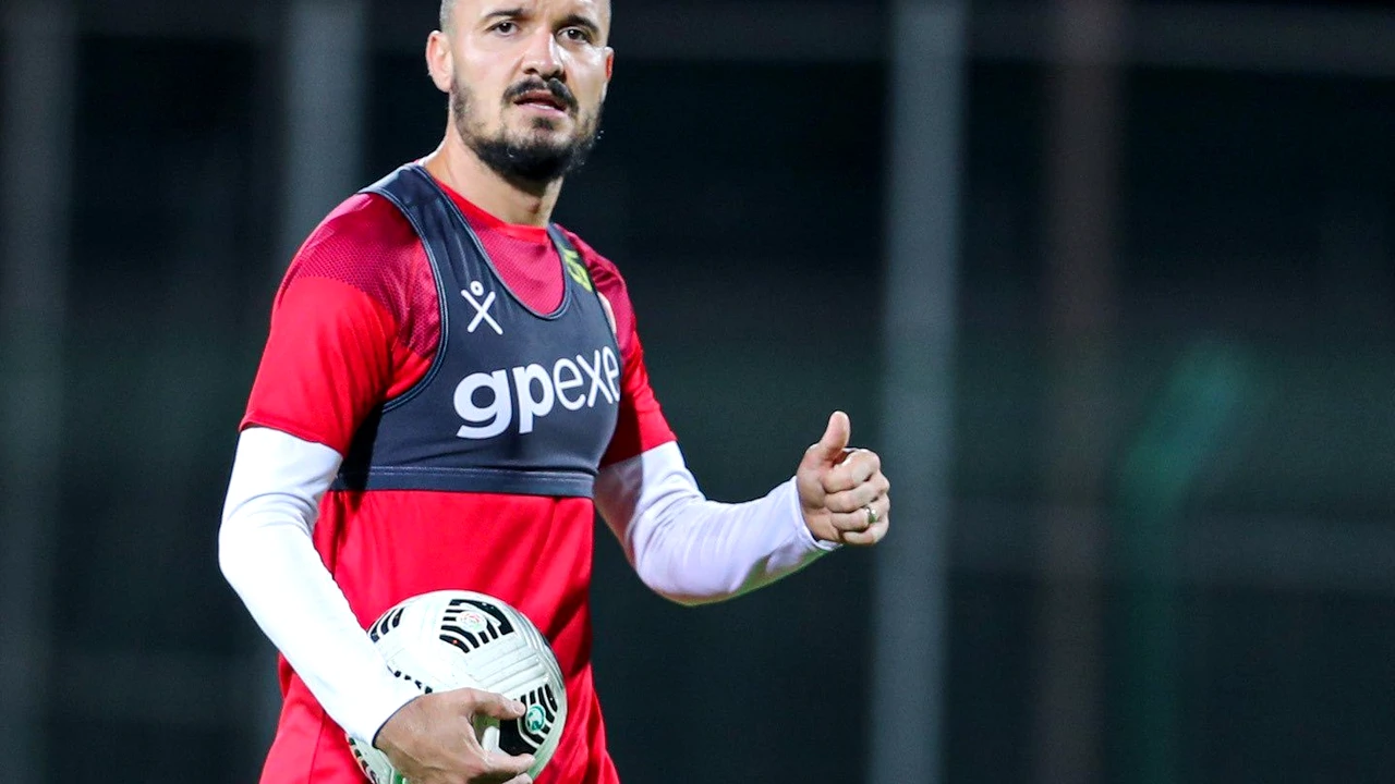 Mingicarul Constantin Budescu își „falimentează” prietenii la antrenamente! A câștigat un pariu cu o execuție imposibilă