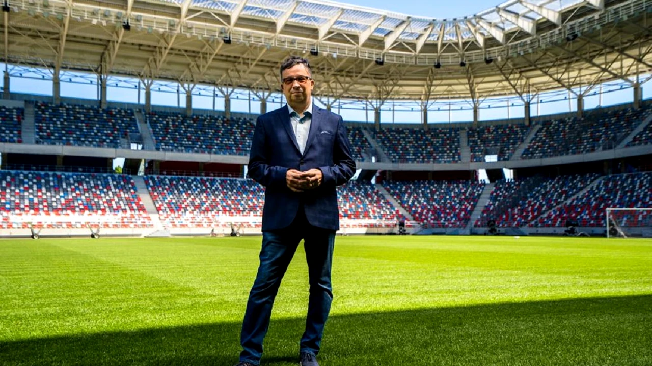 Luna și doi bani jumate