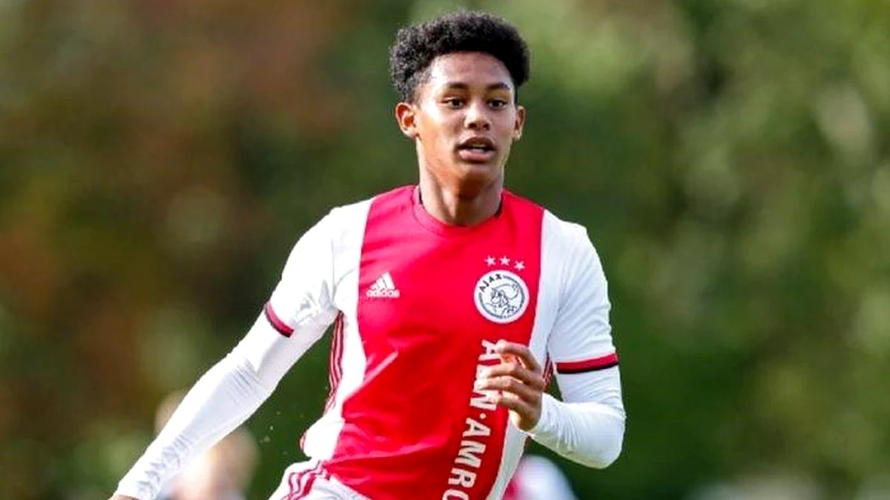 Fotbalul mondial e în doliu, după ce un tânăr de doar 16 ani de la Ajax a murit! Era văzut drept unul dintre cei mai promițători atacanți olandezi