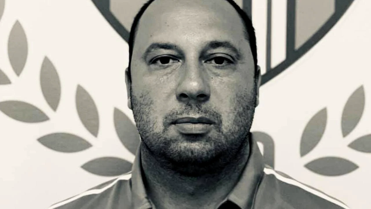 Moarte brutală pe un teren de fotbal din Bulgaria! Un antrenor a murit în timpul unui meci amical