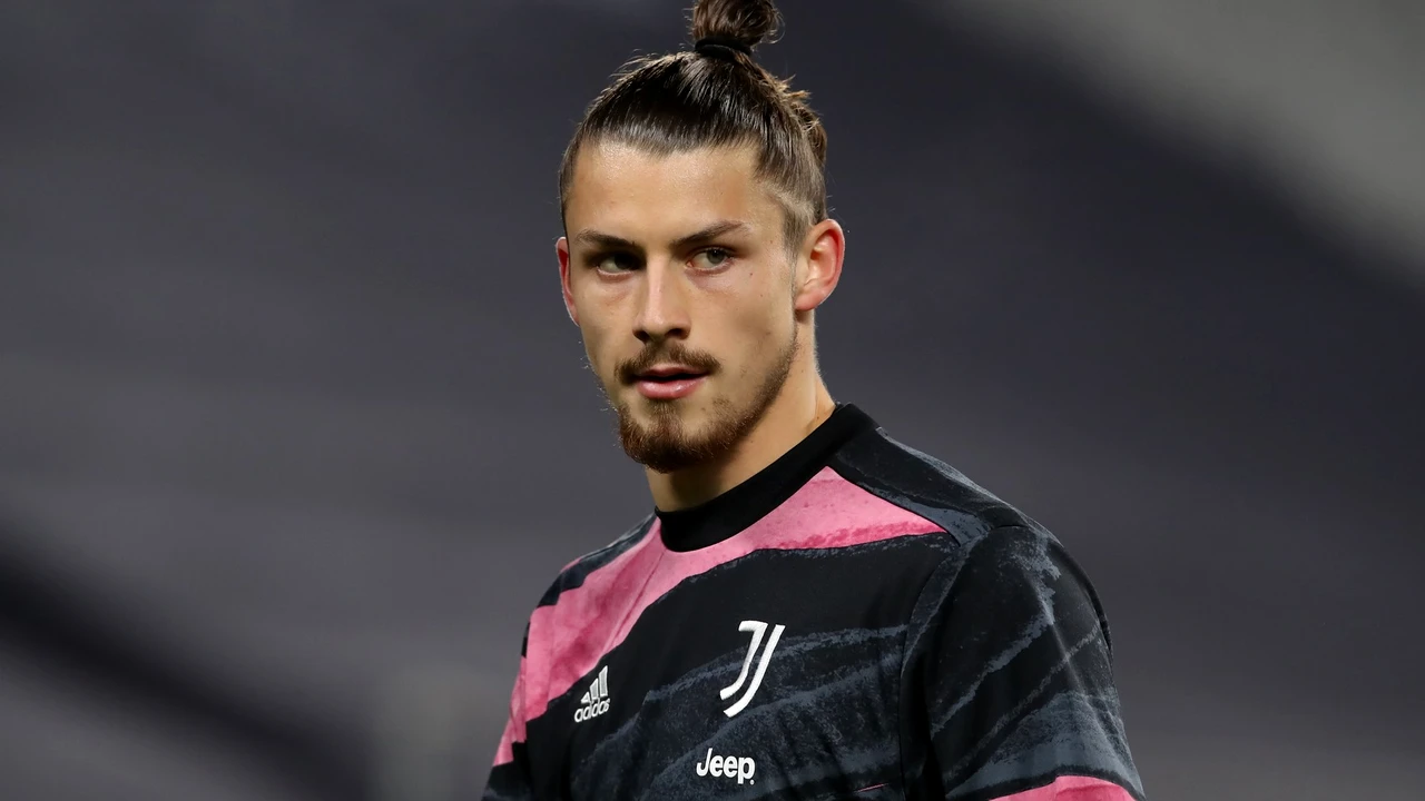 Pleacă Radu Drăgușin de la Juventus în această după amiază? Au început negocierile pentru fundașul român