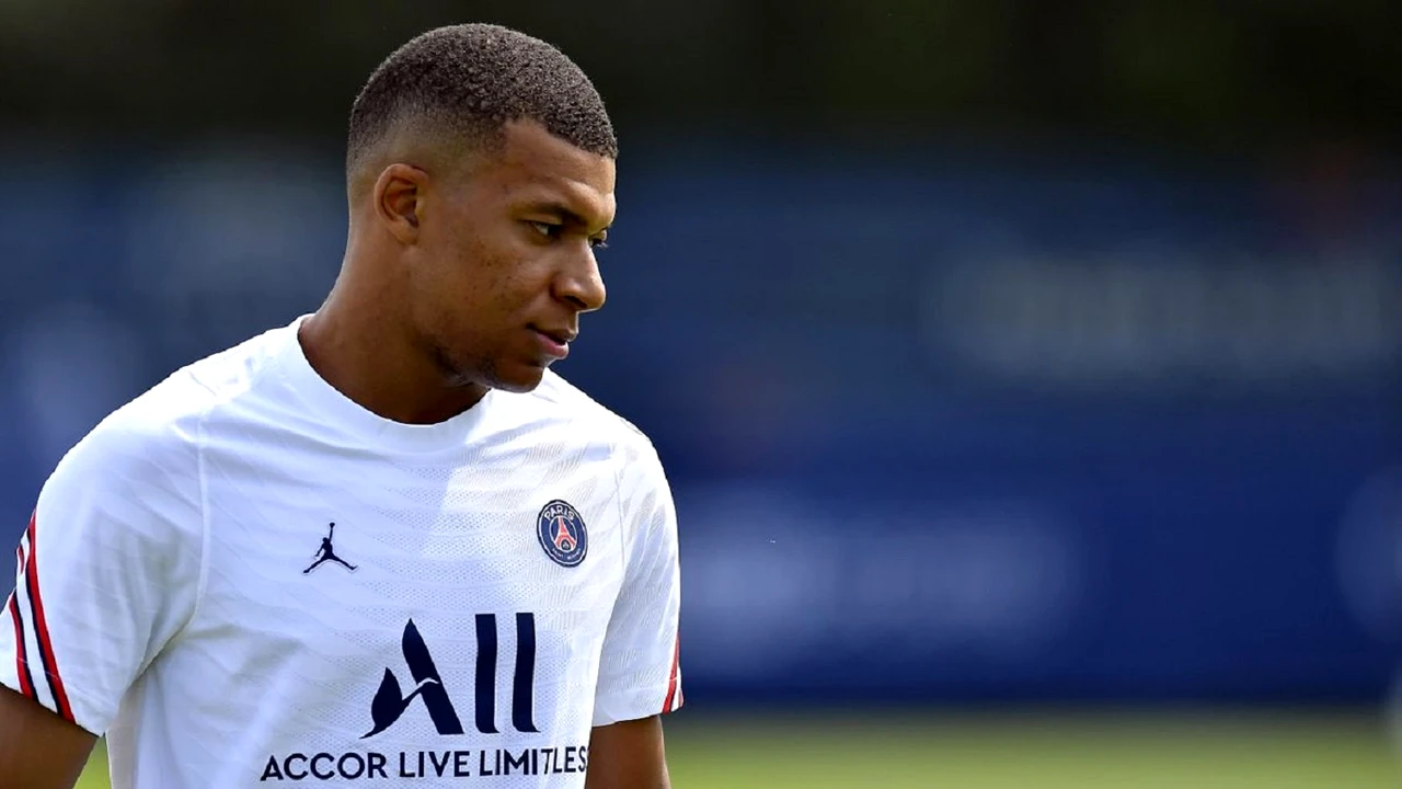 PSG s-a resemnat că îl va pierde pe Mbappe la vară și îi aduce un înlocuitor de top pe un salariu de 50 de milioane de euro pe an!