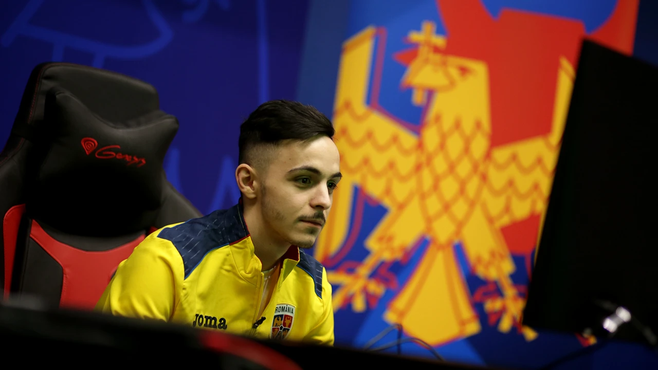 EXCLUSIV. Adrian Urmă, cel mai cel mai tare jucător de PES din România. Numărul 1 în e-fotbal îl preferă pe Ivan și fură meserie de la Klopp!