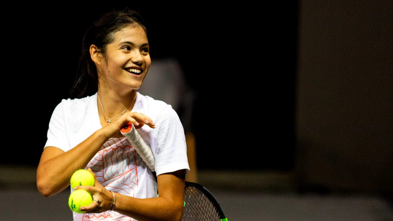 Emma Răducanu chiar a fost adoptată de români. Sute de mesaje primite de campioana US Open după ce a vorbit în română