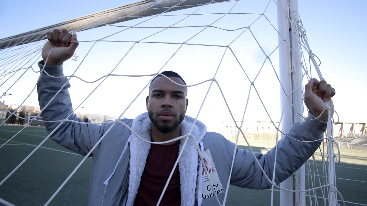 Joacă în Liga a treia din România, dar a fost coleg președintele Liberiei. Povestea incredibilă a portarului celor de la Someșul Dej