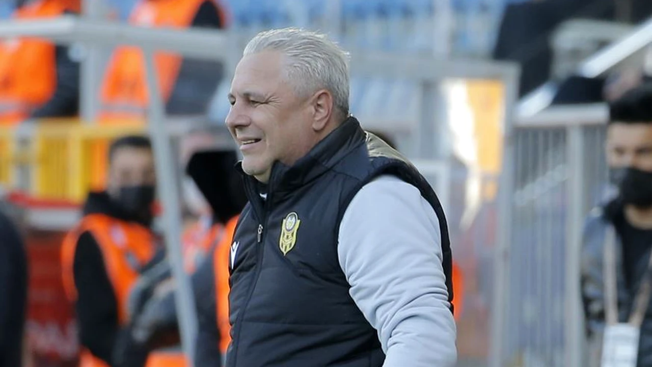 Ce făcea Marius Șumudică pe margine când echipa sa pierdea meciul contra celor de la Kasimpașa