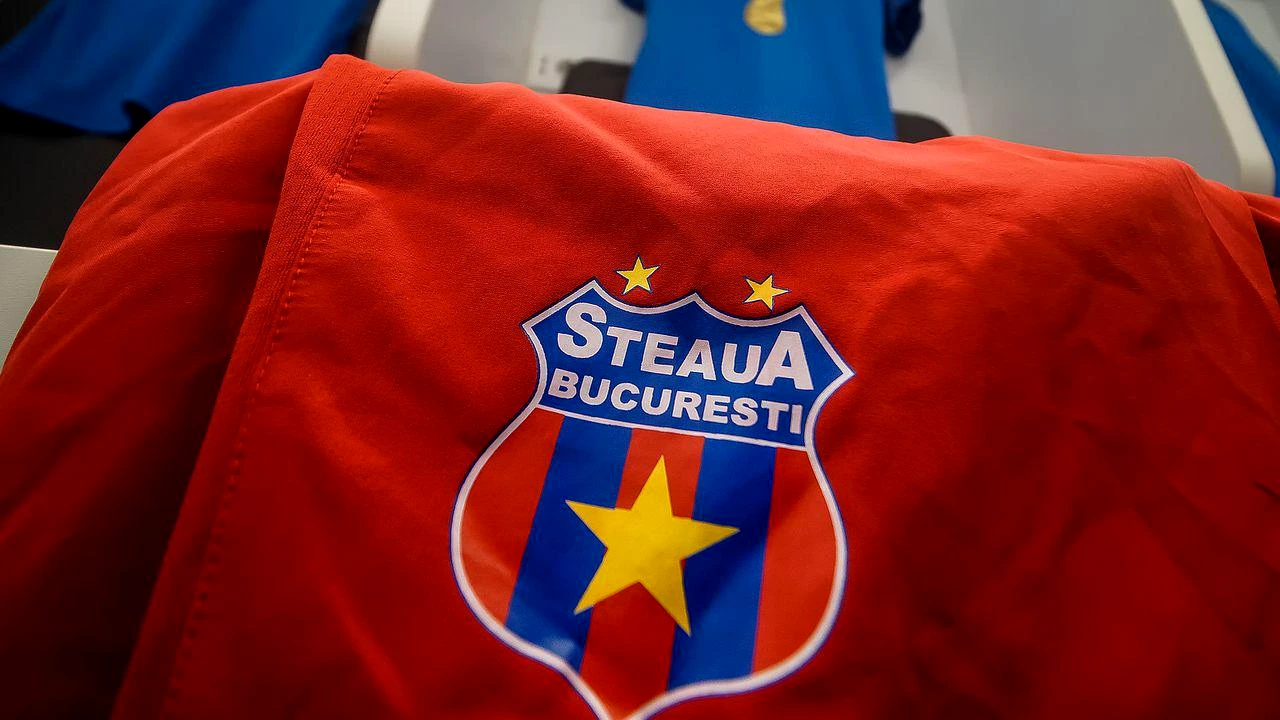 EXCLUSIV | Reacția antrenorului de la CSA Steaua, după imaginile scandaloase, cu manele și whisky: „E o răzbunare”