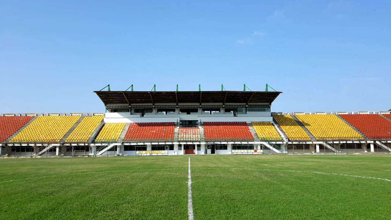 FOTO. Aici a jucat echipa lui Nicolae Ceaușescu! Ce s-a ales de baza pe care au venit cele mai mari formații din România