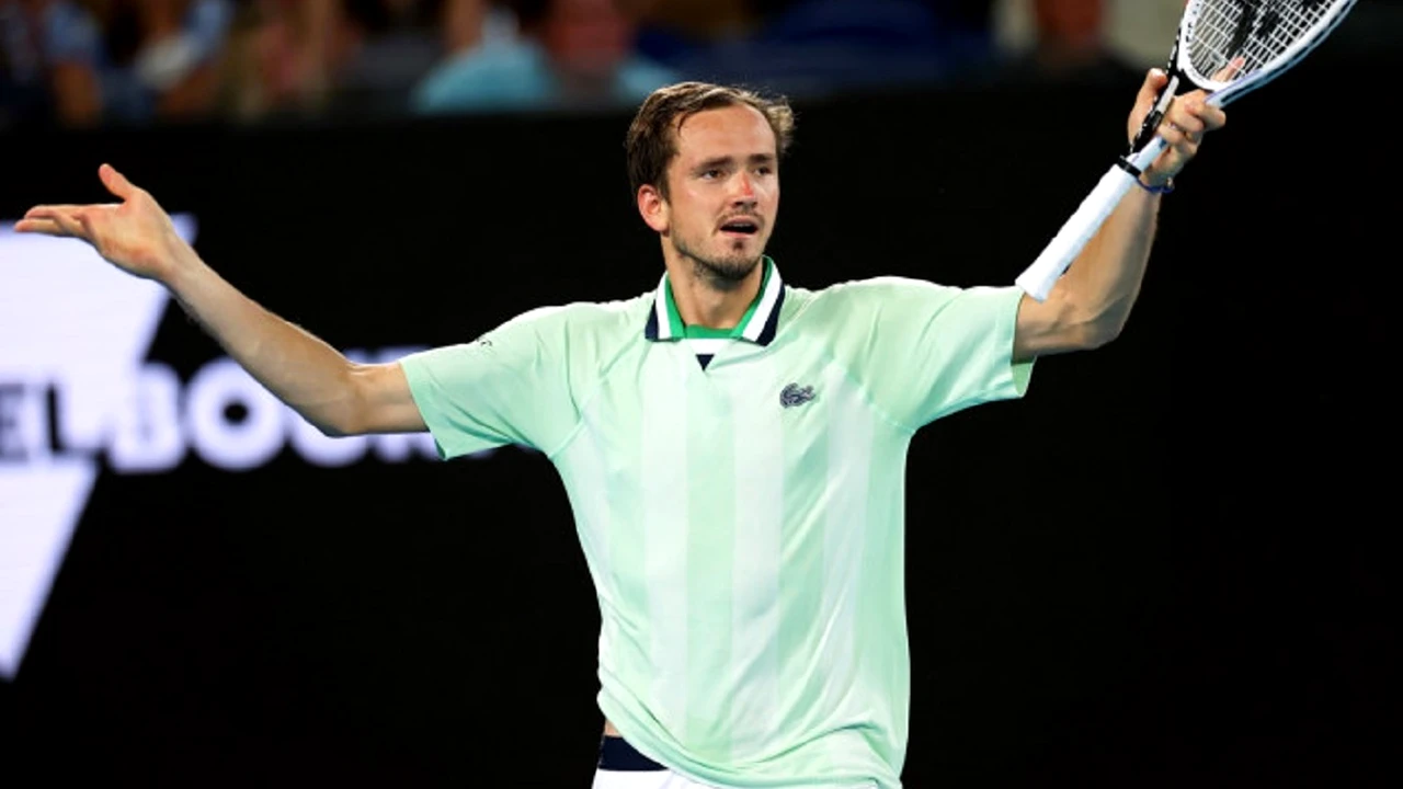 Pedeapsă istorică primită de Daniil Medvedev după circul făcut în semifinalele Australian Open. Cât va trebui să scoată din buzunar rusul