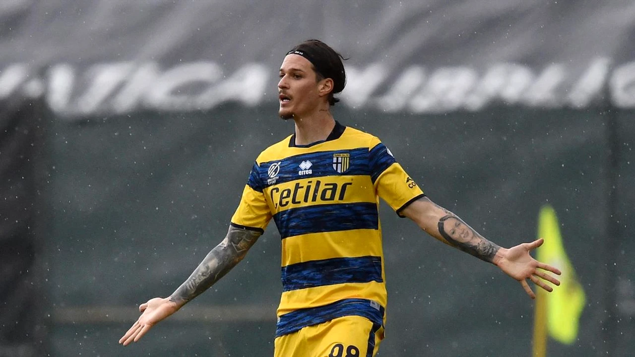 Cariera lui Dennis Man, în pericol. Ce e sfătuit jucătorul Parmei. „Dacă face asta, e gata!”