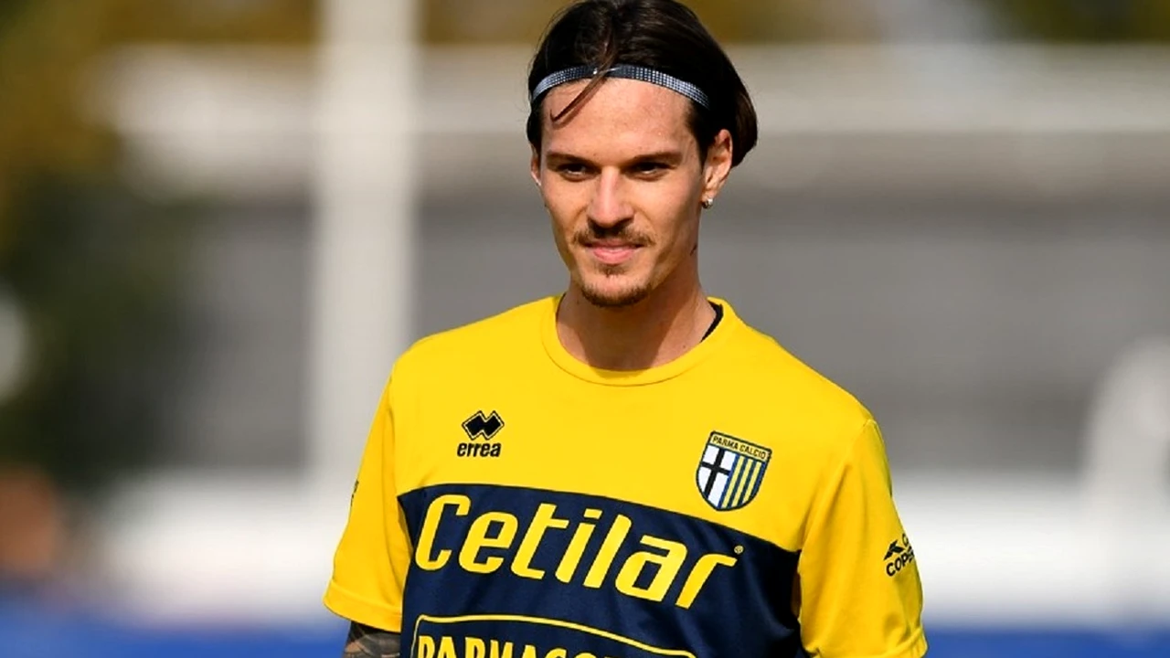 Dennis Man, ședință cu antrenorul Parmei după ce a ratat transferul. Ce i-a cerut lui Giuseppe Iachini