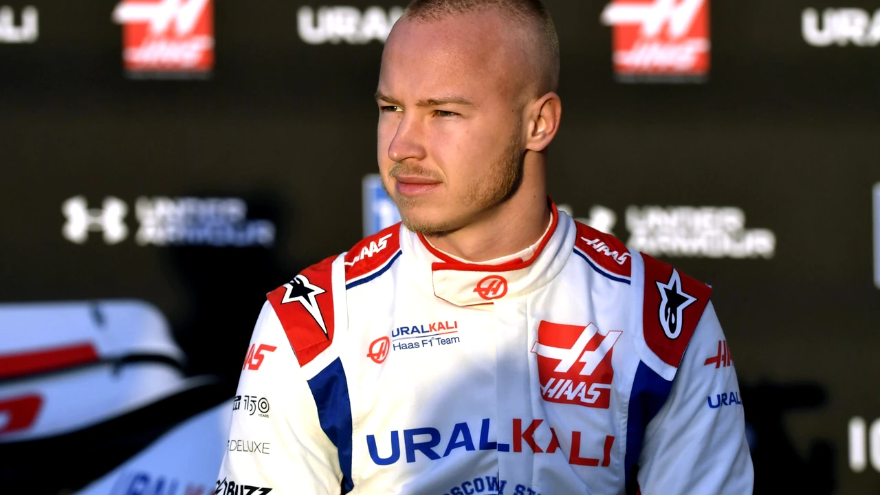 Decizie istorică în Formula 1. Pilotul Nikita Mazepin a fost dat afară de la Haas. Tatăl lui e un miliardar rus, apropiat al lui Vladimir Putin