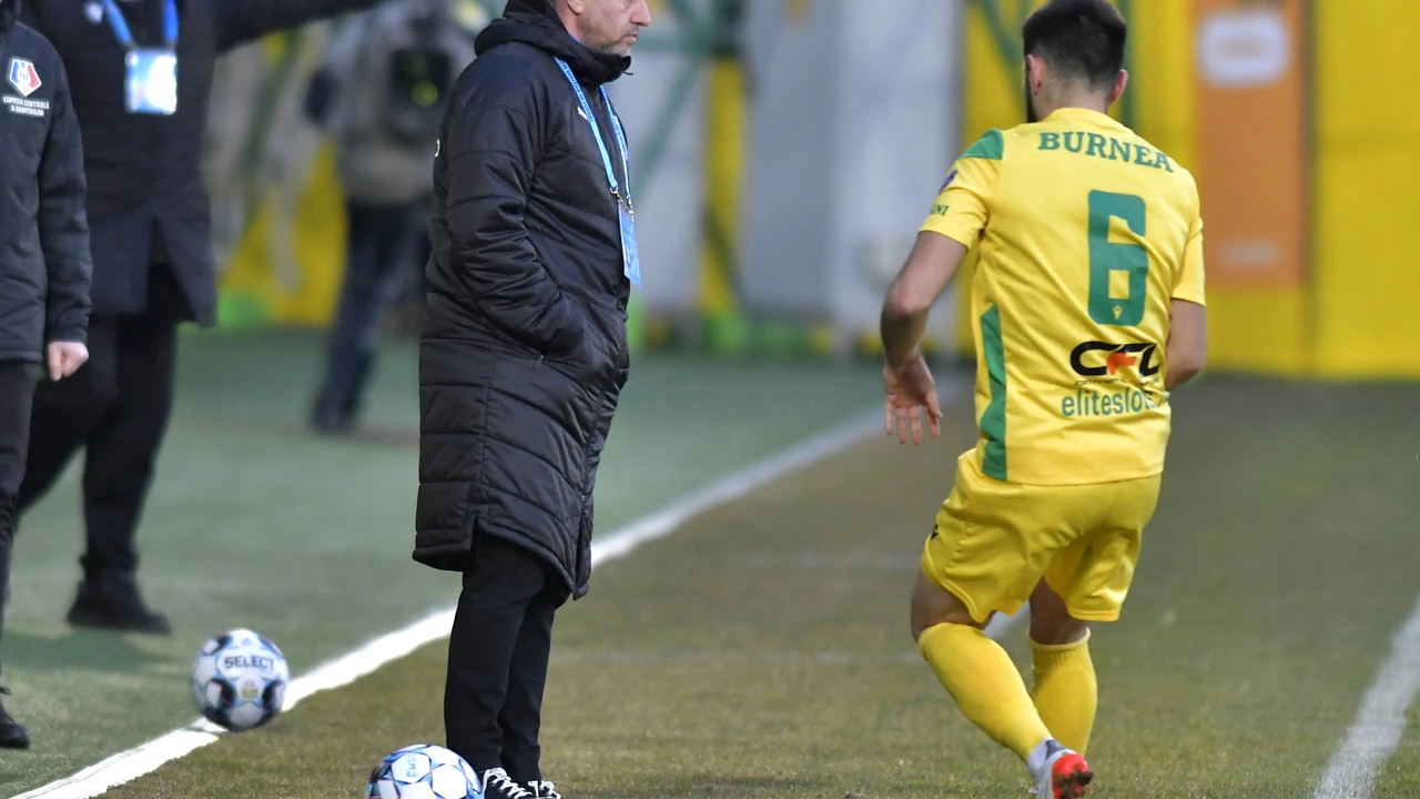 Laurențiu Reghecampf își avertizează jucătorii chiar și după o victorie la scor: „Trebuie să discutăm”. Ce a spus despre Markovic și Nistor