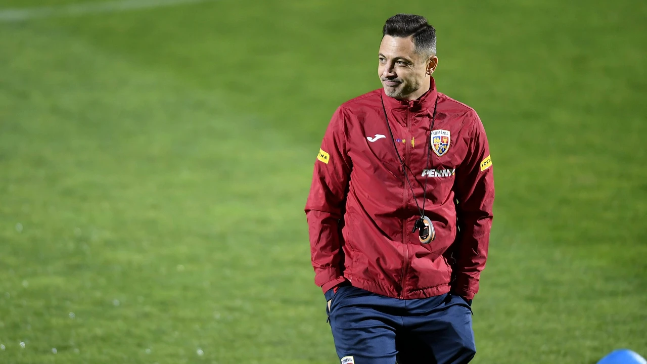 EXCLUSIV. Ce buget generos îi pune Rotaru la dispoziție lui Mirel Rădoi pentru ultimele zile din mercato