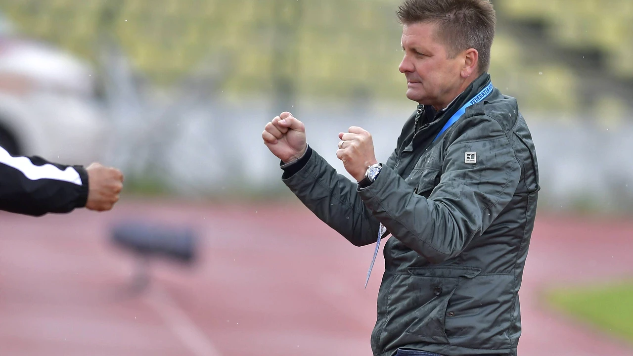 Vin întăriri la Dinamo chiar înaintea derby-ului Rapid. Cine e primul jucător care semnează după venirea lui Dusan Uhrin