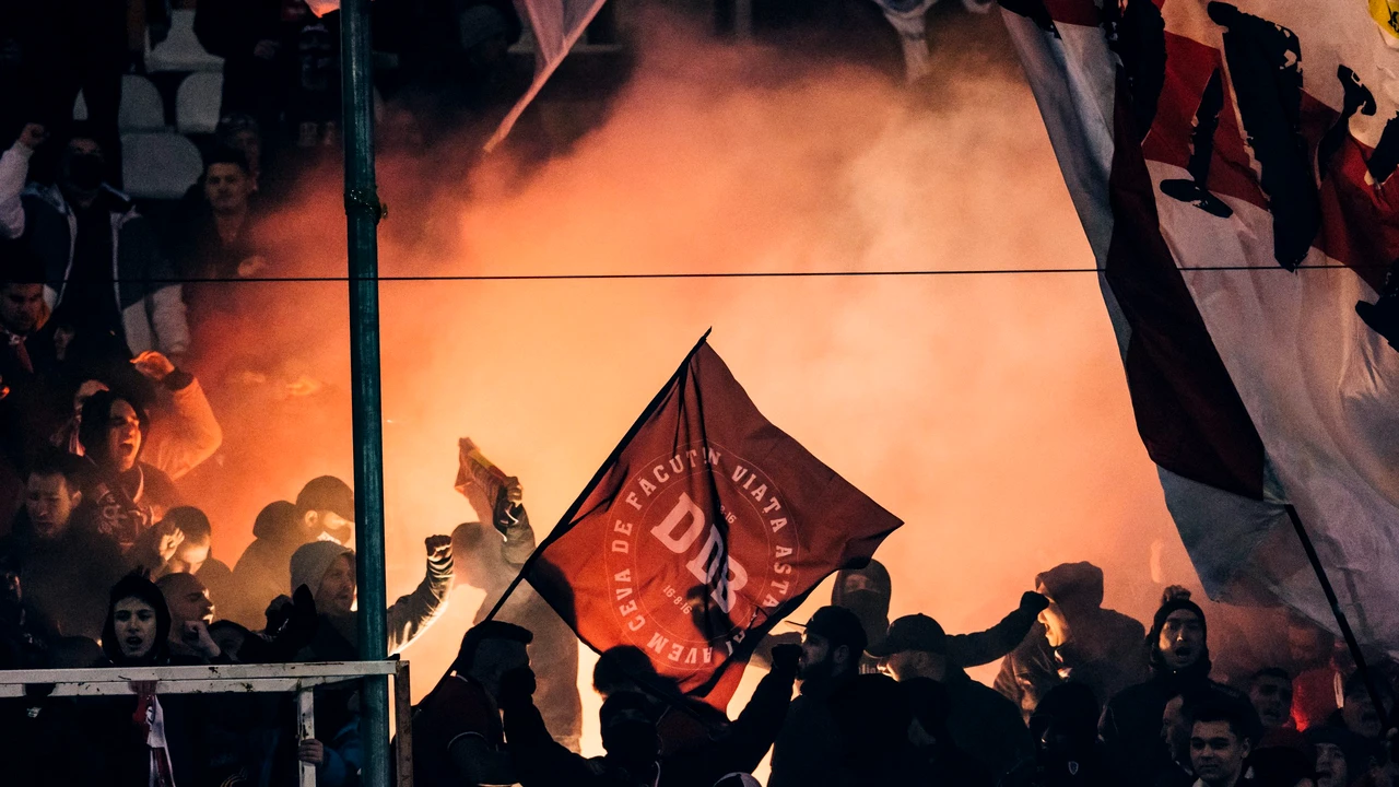 Fanii au ales noua siglă a lui Dinamo în proporție de 90 la sută. Ce au decis suporterii roș-albilor