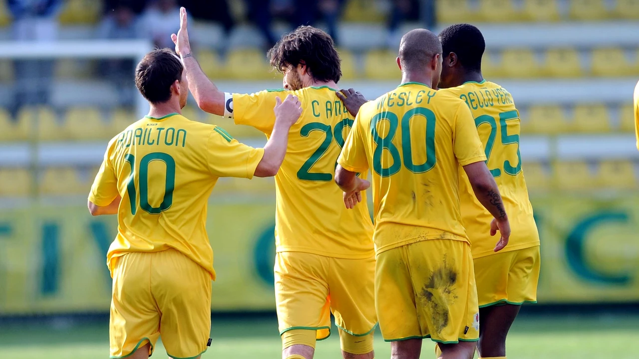 EXCLUSIV FOTO. Spectator-surpriză la Dinamo – „U” Cluj. Unul dintre cei mai apreciați fotbaliști străini și-a anunțat prezența în „Groapă”