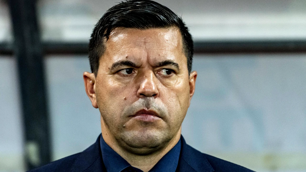 Probleme pentru Cosmin Contra. Echipa sa a făcut un pas greșit pe teren propriu și poate rata titlul