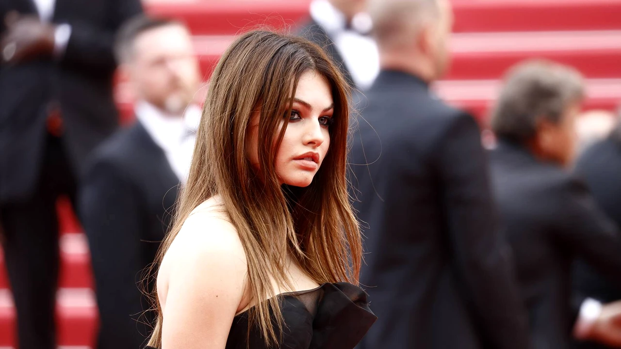 FOTO. Cea mai frumoasă fată de fotbalist. Cine este tânăra care a pus pe jar internetul cu aparițiile sale