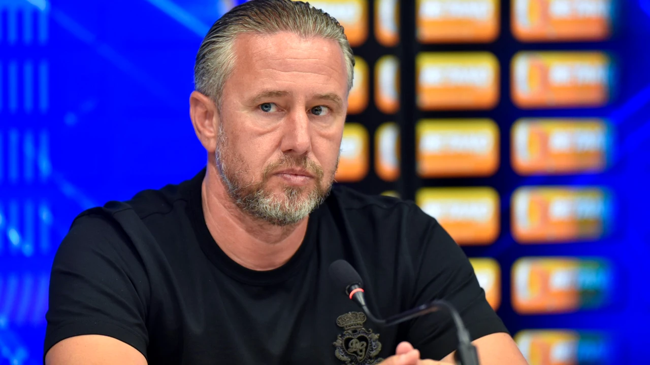 EXCLUSIV. Laurențiu Reghecampf dă lovitura după ce a câștigat barajul cu FC Botoșani: are un acord secret cu o echipă de top! Rădoi e gata să preia banca oltenilor
