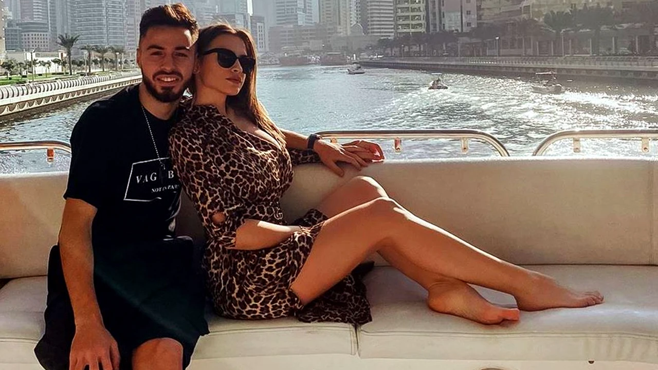 FOTO. Voluptoasa iubită a unui fotbalist român face ravagii pe internet. Pozele sale sunt magnet pentru admiratori