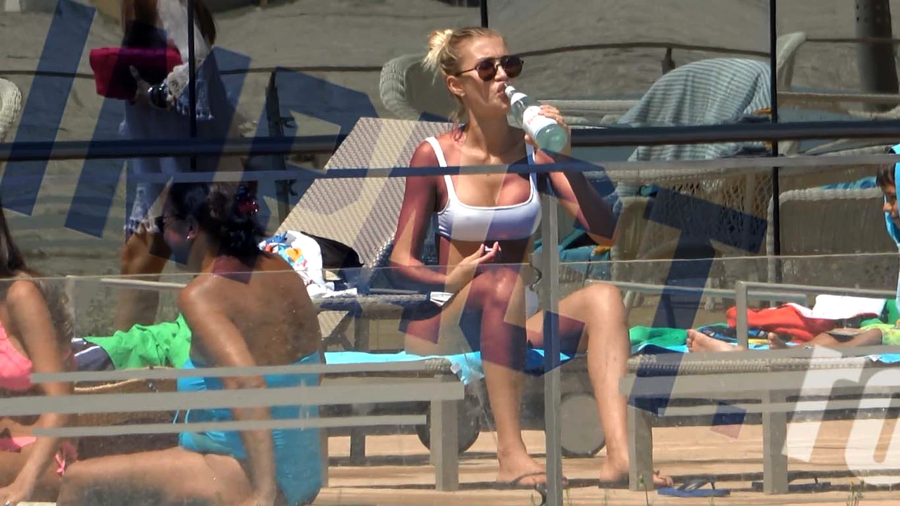 FOTO. Iubita lui Ciprian Marica și-a etalat corpul fără prejudecăți. Ipostaze hot cu Ioana Marcu