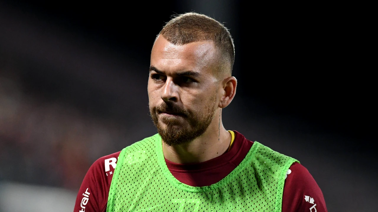 Gică Hagi a aflat cum își pierde nopțile! Cea mai mare slăbiciune a lui Denis Alibec ar putea să-l supere pe antrenorul Farului Constanța