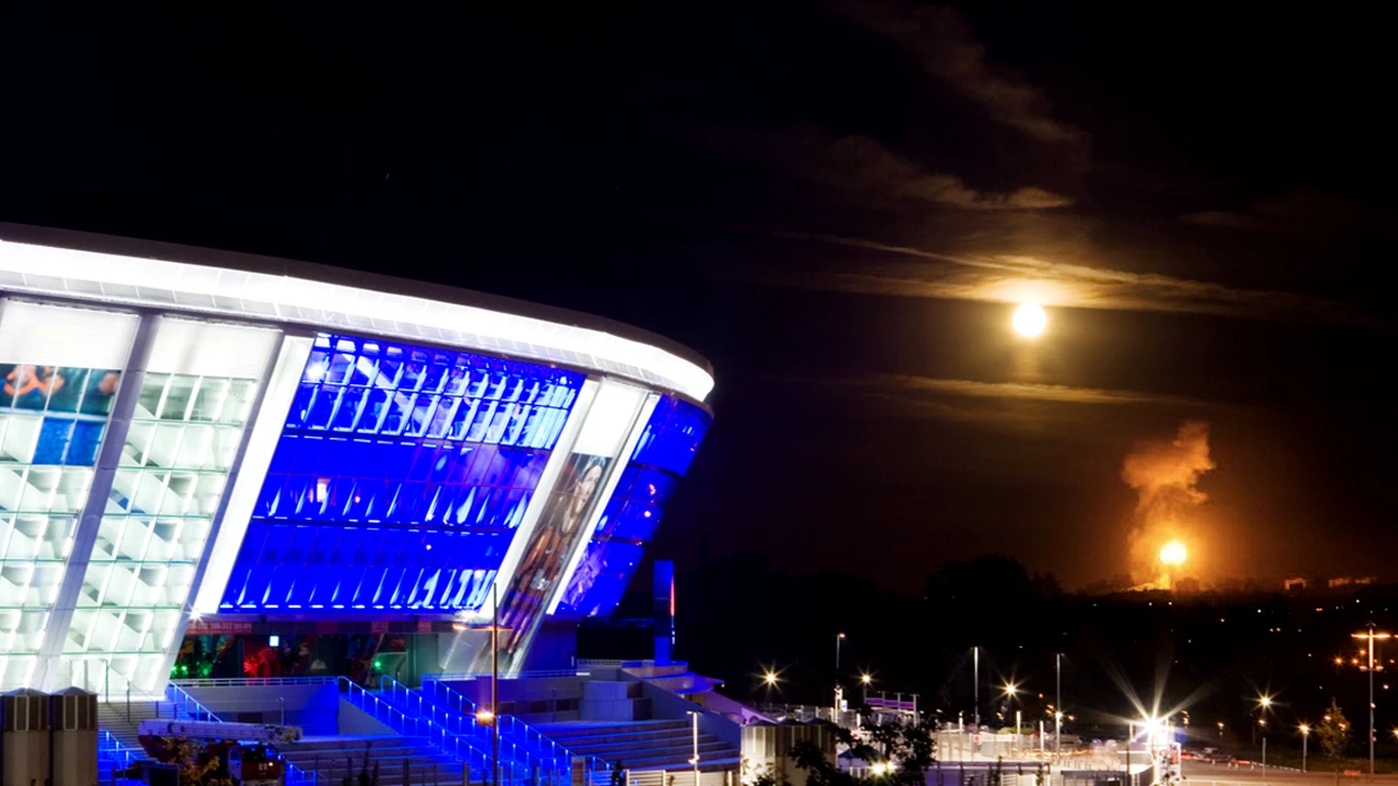 Decizie controversată: mâine reîncepe campionatul Ucrainei! Cum se vor proteja jucătorii de bombe și cum urmăresc spectatorii meciurile