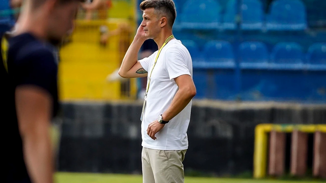 Pierde Ovidiu Burcă vestiarul de la Dinamo? Antrenorul, pus la zid după măsurile anunțate: „Nu trebuia să spună lucrurile astea!”