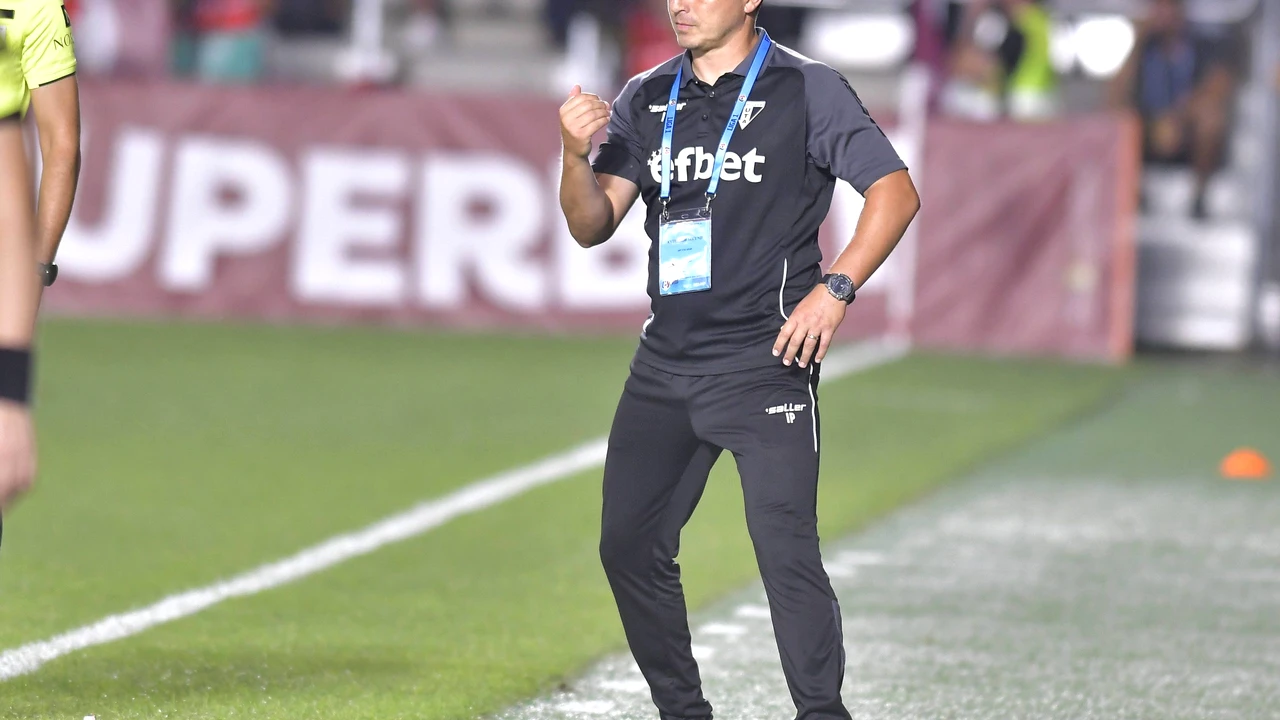 Fanii i-au cerut demisia lui Ilie Poenaru, după eșecul cu Universitatea Craiova. „Până nu vom regla acest lucru, vom avea de suferit”” Reacția antrenorului